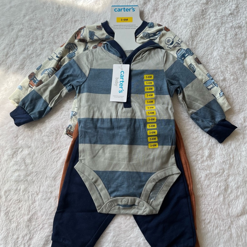 New Carter’s 4-Piece set